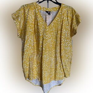 Simply Vera Vera Wang Mustard and White Blouse